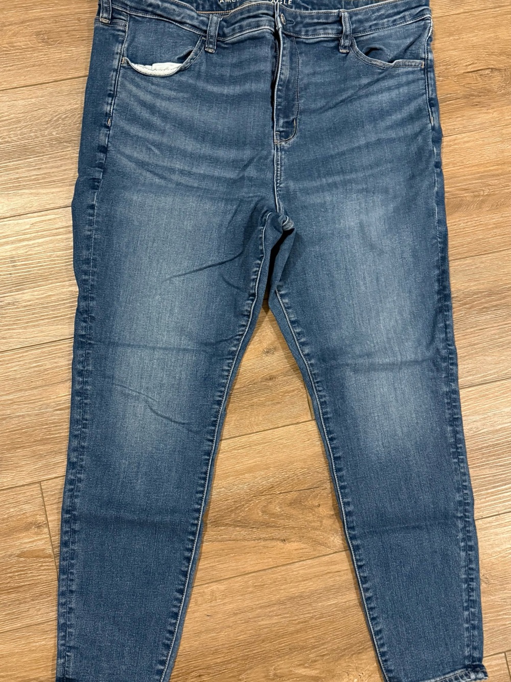 American Eagle Outfitters Skinny Jeans in Mid Blue Wash